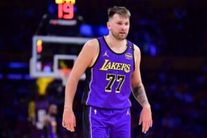 Leia mais sobre o artigo Notas dos Lakers: Doncic, LeBron, Mavs vence, defesa