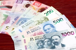 Leia mais sobre o artigo Slides de peso mexicano enquanto Trump confirma tarifas no México