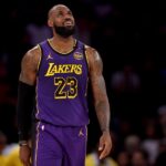 Notas do Lakers: Lesão de James, Viagem, Doncic, Hayes