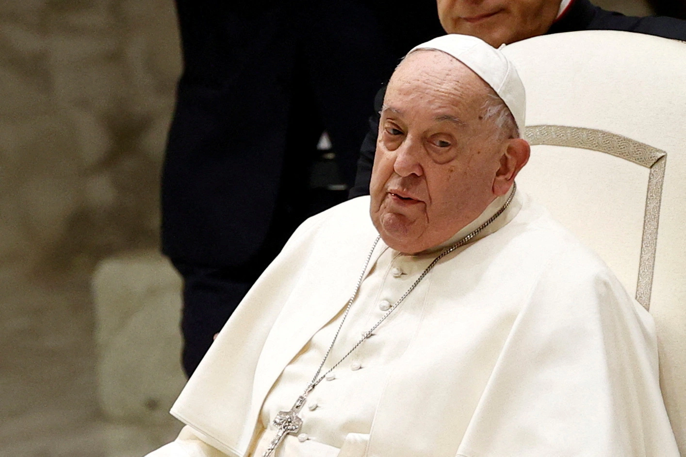 No momento, você está visualizando O Papa Francisco mostra melhorias após um mês no hospital