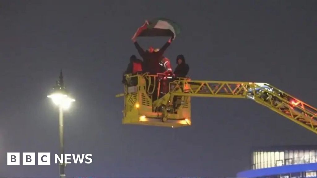 No momento, você está visualizando Homem preso após escalar o Palácio de Westminster