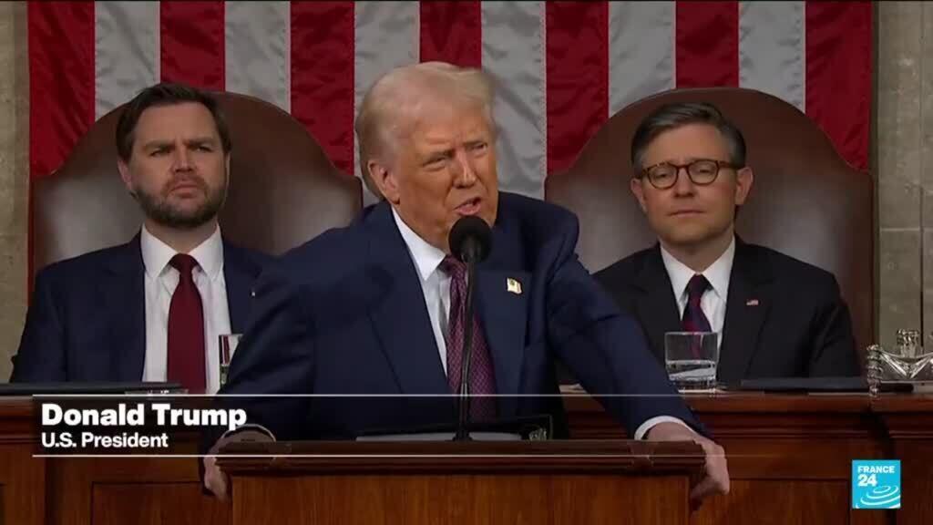 No momento, você está visualizando Trump defende tarifas, cortes no governo no discurso do Firey para o Congresso