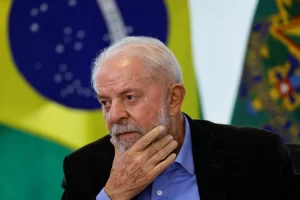 Leia mais sobre o artigo Os legisladores brasileiros rejeitam a administração de Lula enquanto público