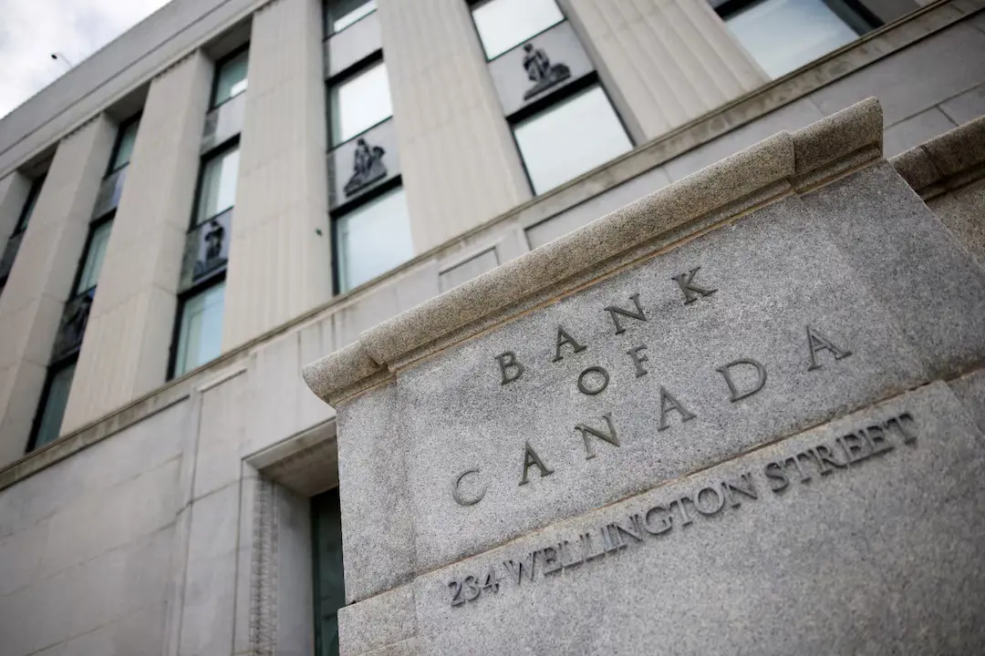 No momento, você está visualizando O Banco do Canadá reduz as taxas para 2,75%, à medida que as tarifas de Trump mordem economia