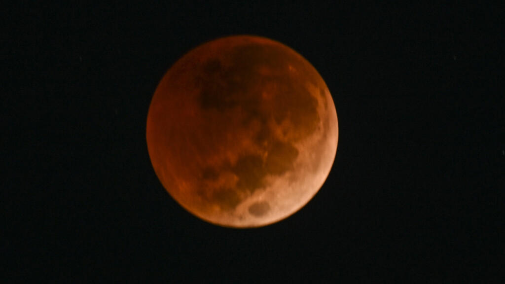 No momento, você está visualizando ‘Blood Worm Moon’ para banhar as Américas em raro eclipse lunar total esta noite