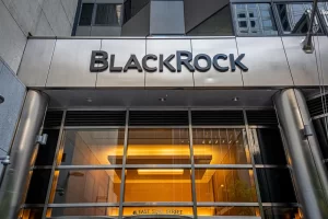 Leia mais sobre o artigo BlackRock termina alvos de diversidade, se concentra novamente na estratégia de força de trabalho baseada em mérito