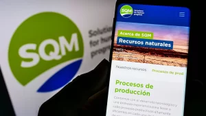 Leia mais sobre o artigo O SQM publica vendas recordes, mas sofre de US $ 404 milhões em meio a uma queda de preço de lítio