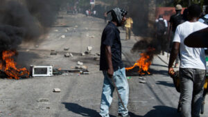 Leia mais sobre o artigo O governo Trump planeja designar gangues haitianas como grupos terroristas estrangeiros