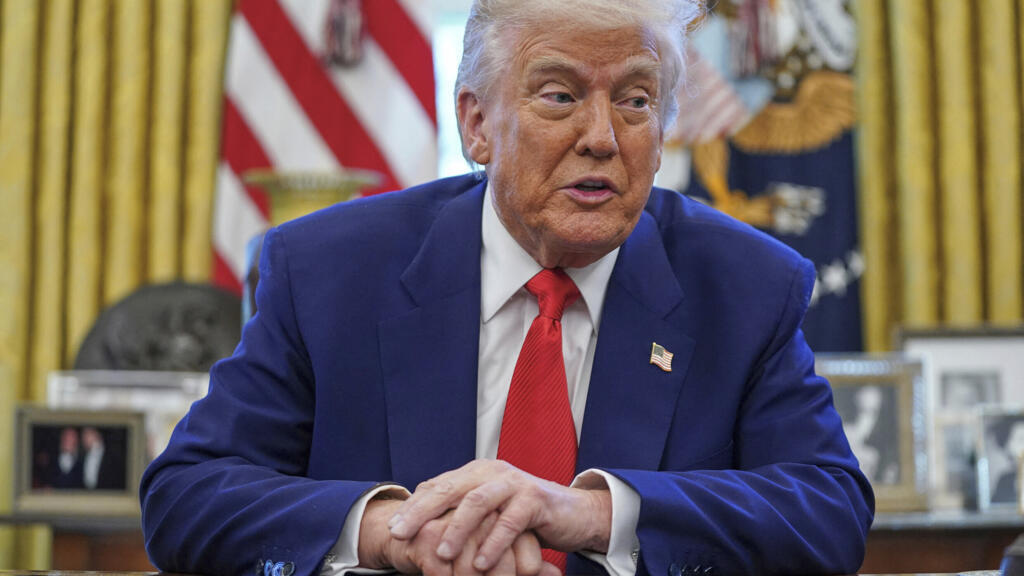 Leia mais sobre o artigo Trump faz uma pausa planejada para caminhar tarifas para a maioria dos países, mas não para a China