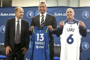 Leia mais sobre o artigo Wolves Notas: Batalha de propriedade, Gobert, Alexander-Walker, DIVINCENZO