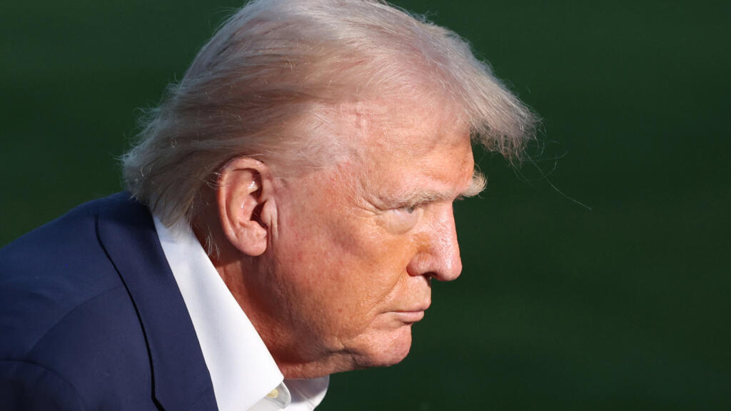No momento, você está visualizando Trump ameaça 100% de tarifas em filmes estrangeiros para salvar a indústria cinematográfica ‘morrendo’ nos EUA