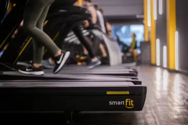 No momento, você está visualizando Smart Fit expande o domínio da fitness da América Latina, apesar