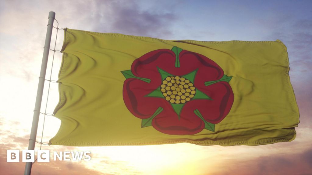 No momento, você está visualizando A reforma esclarece a política de bandeira do conselho sobre Lancashire Red Rose Row