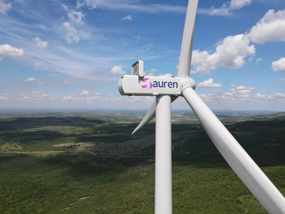 No momento, você está visualizando Auren Energia desafia a queda de lucro com ganhos estratégicos e mercado