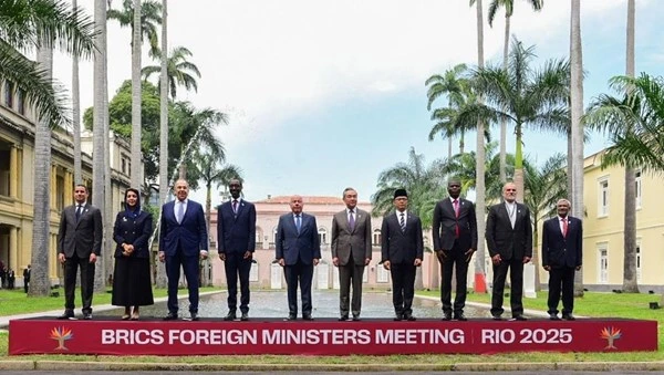 No momento, você está visualizando Os líderes do BRICS colidem com as tarifas e lances do Conselho de Segurança dos EUA