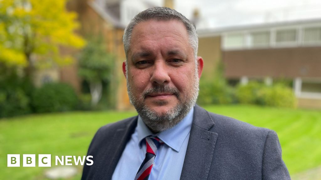 No momento, você está visualizando Badenoch deve renunciar, diz o conservador ex-líder do Conselho de Normandes