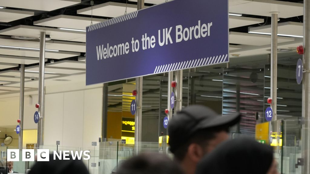 No momento, você está visualizando Home Office instado a gravar saídas de migrantes do Reino Unido