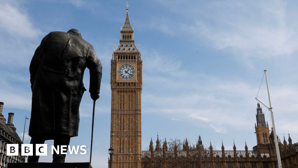 No momento, você está visualizando Subindo na estátua de Winston Churchill para se tornar um crime