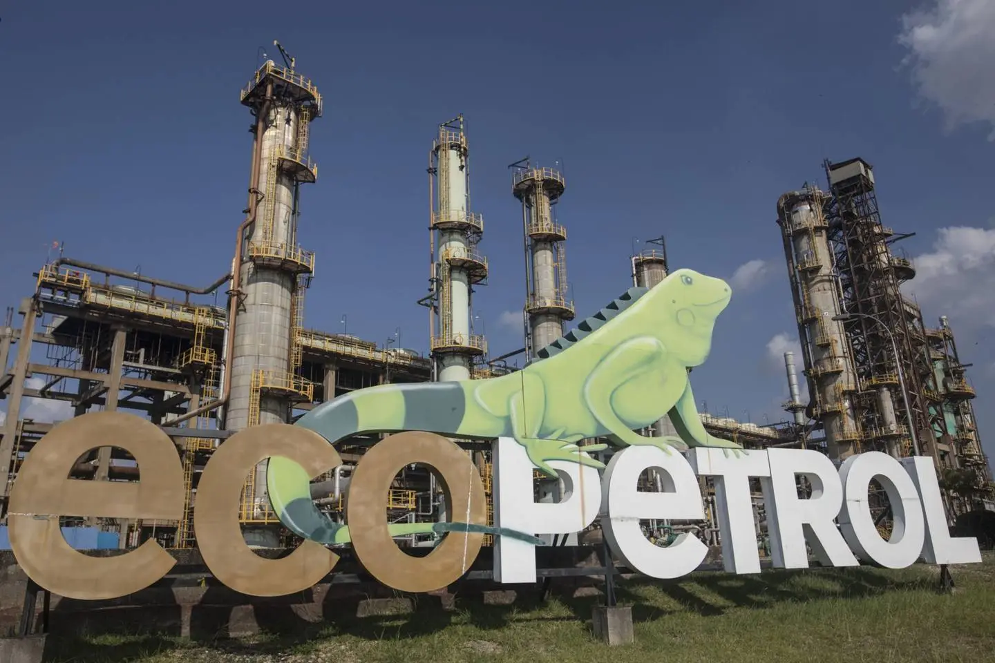 No momento, você está visualizando O lucro da ecopetrol cai acentuadamente à medida que as margens se apertam sob global