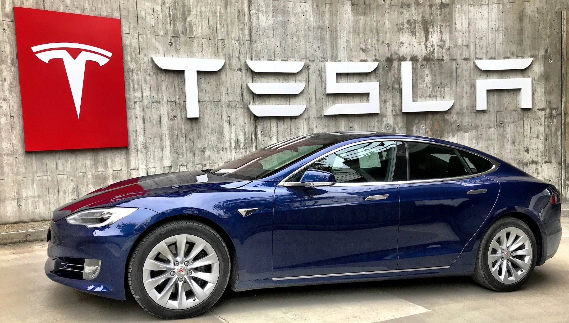 No momento, você está visualizando X e Tesla enfrentam grandes declínios quando a Europa se afasta de Musk