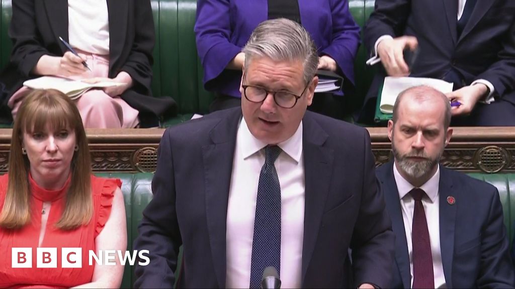 No momento, você está visualizando Keir Starmer defende cortes de combustível no inverno diante de pedidos de inversão de marcha