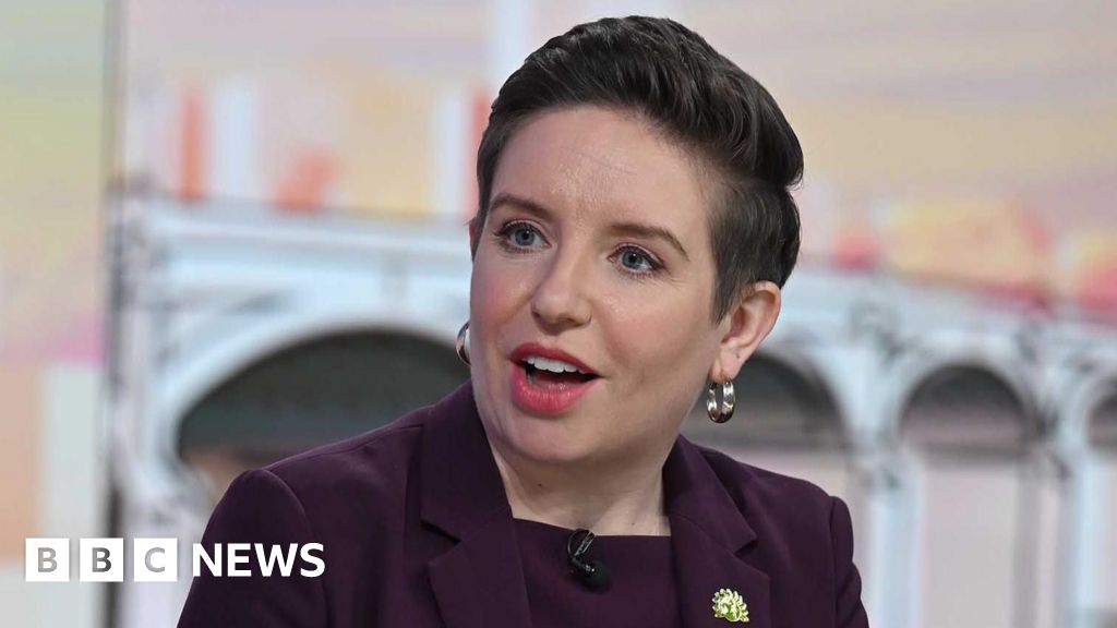 No momento, você está visualizando Carla Denyer não procurará a reeleição como co-líder do Partido Verde
