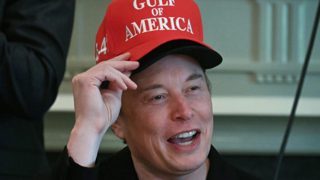 No momento, você está visualizando O conselho da Tesla começou a pesquisar para substituir Elon Musk como CEO, diz o relatório