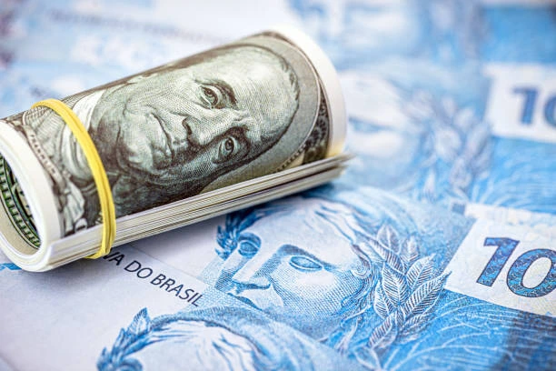 No momento, você está visualizando Dollar permanece estável em 5.7446 reais após os 50 pontos-base do Brasil